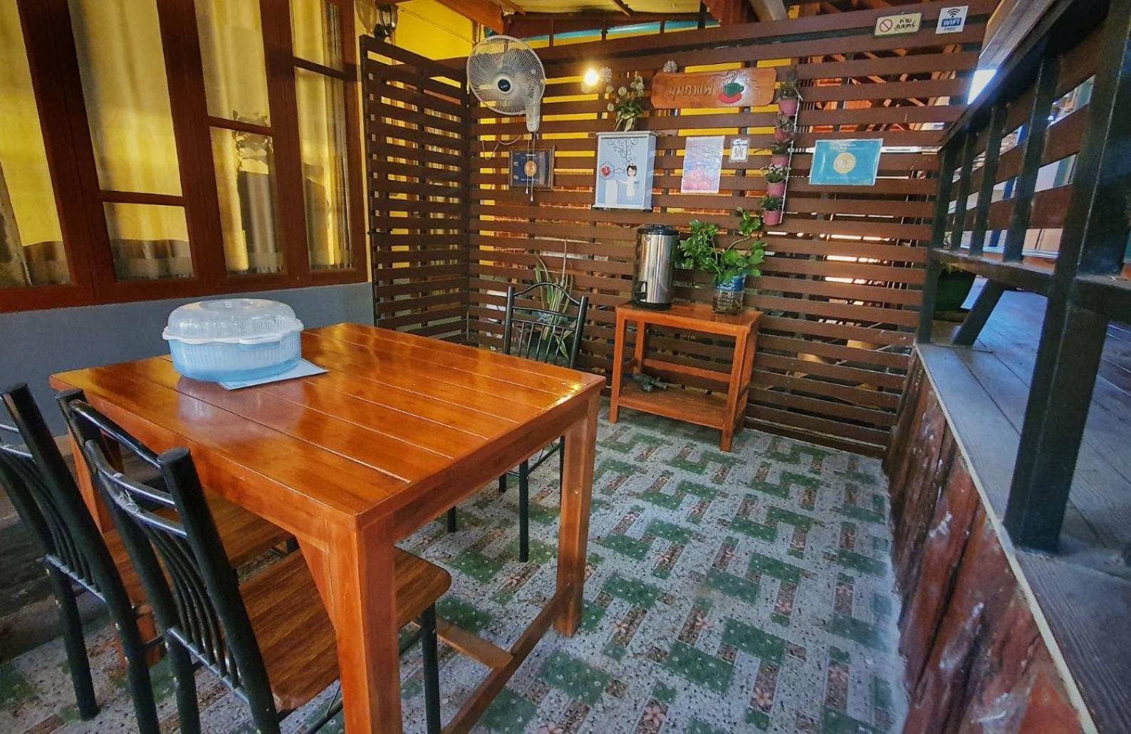 Ruen Thai Ban Rim Nam Kamphengphet Kültér fotó