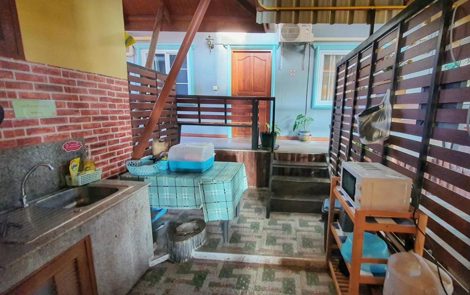 Ruen Thai Ban Rim Nam Kamphengphet Kültér fotó
