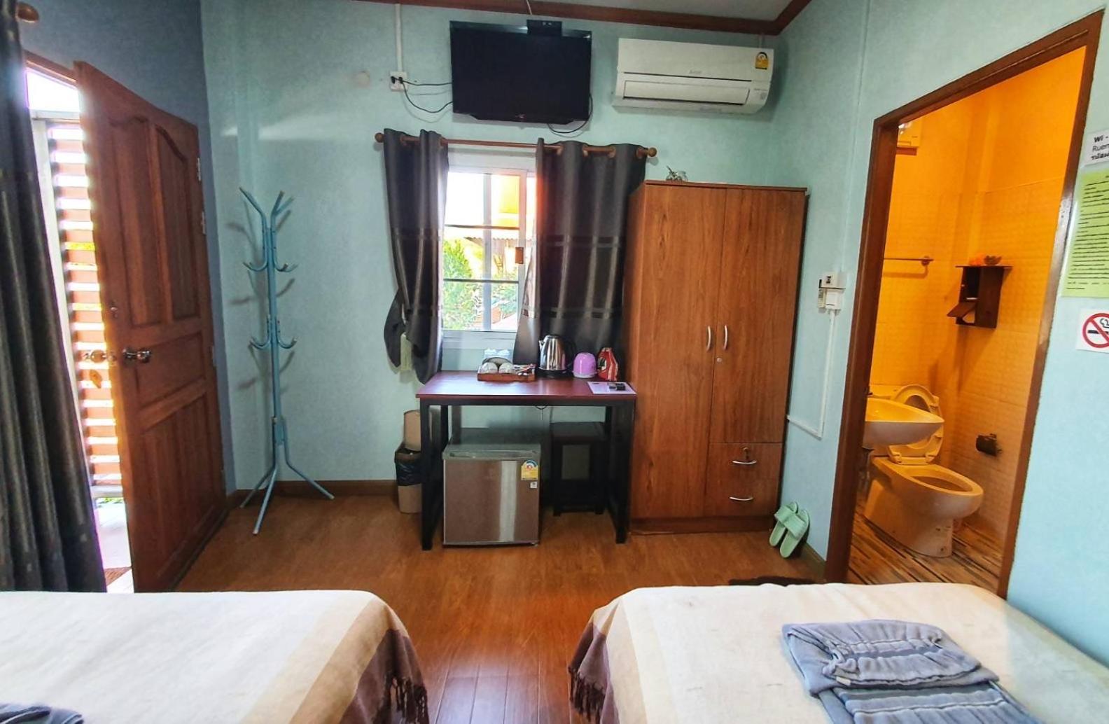 Ruen Thai Ban Rim Nam Kamphengphet Kültér fotó