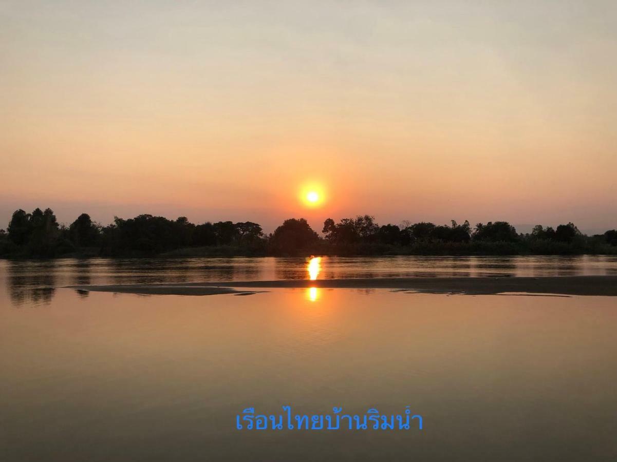 Ruen Thai Ban Rim Nam Kamphengphet Kültér fotó